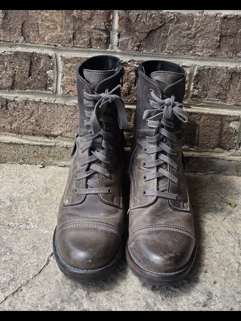 Taos Crave Footwear Grey Lace-Up Leather Boots